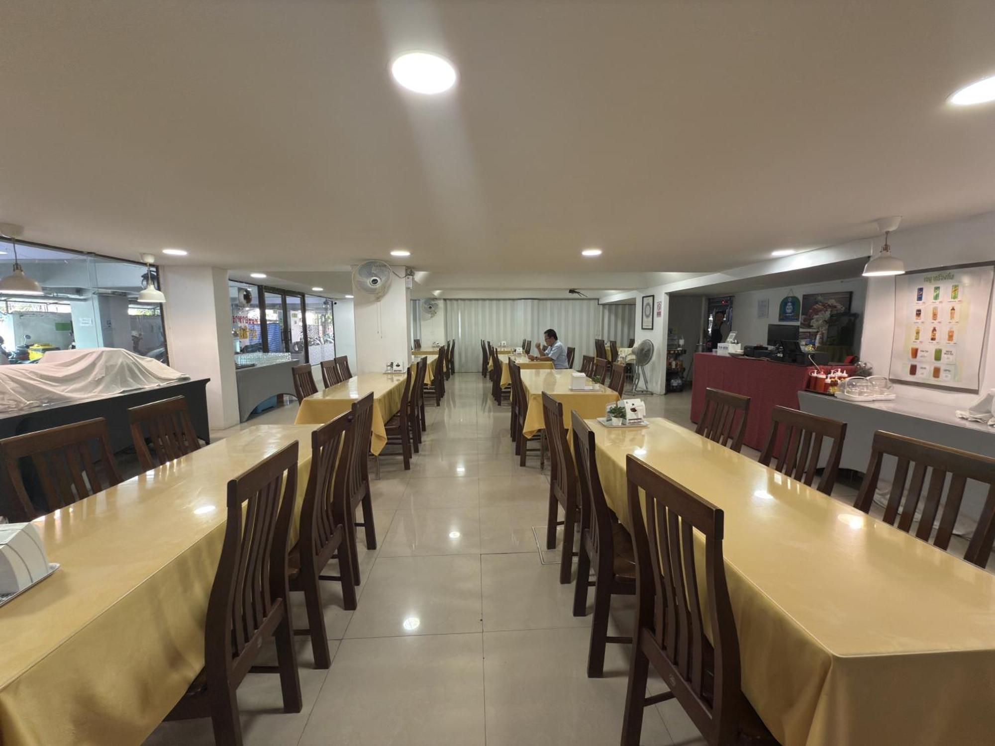 Regent Ngamwongwan Hotel Nonthaburi Exterior photo