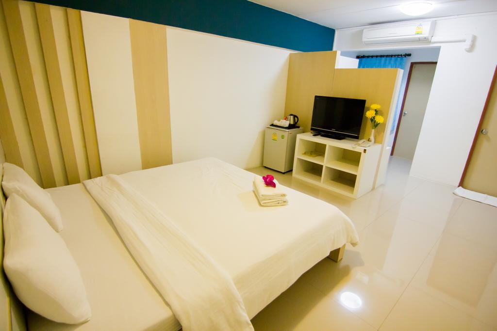 Regent Ngamwongwan Hotel Nonthaburi Exterior photo